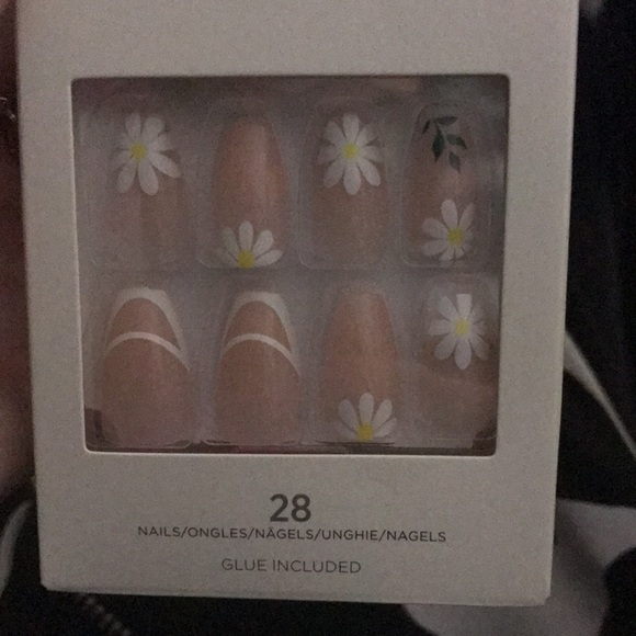🆕🌻BNIB!Kiss Nails Spring 2021 Collection Daisy/Floral Nails!M Length! 🌻 - Picture 2 of 8